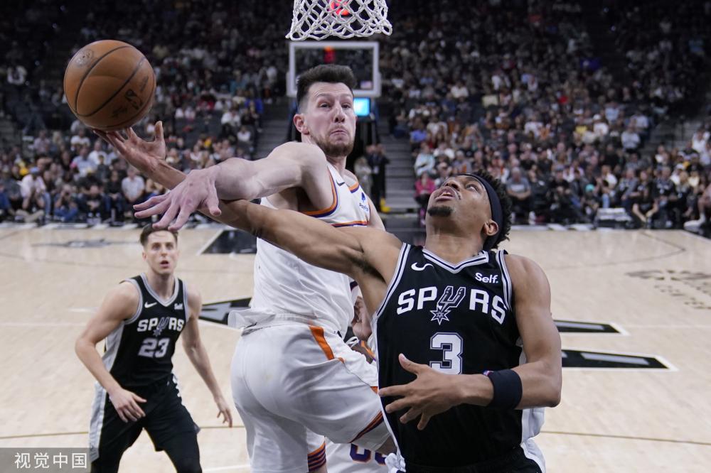 B席无疑是 B席无疑是