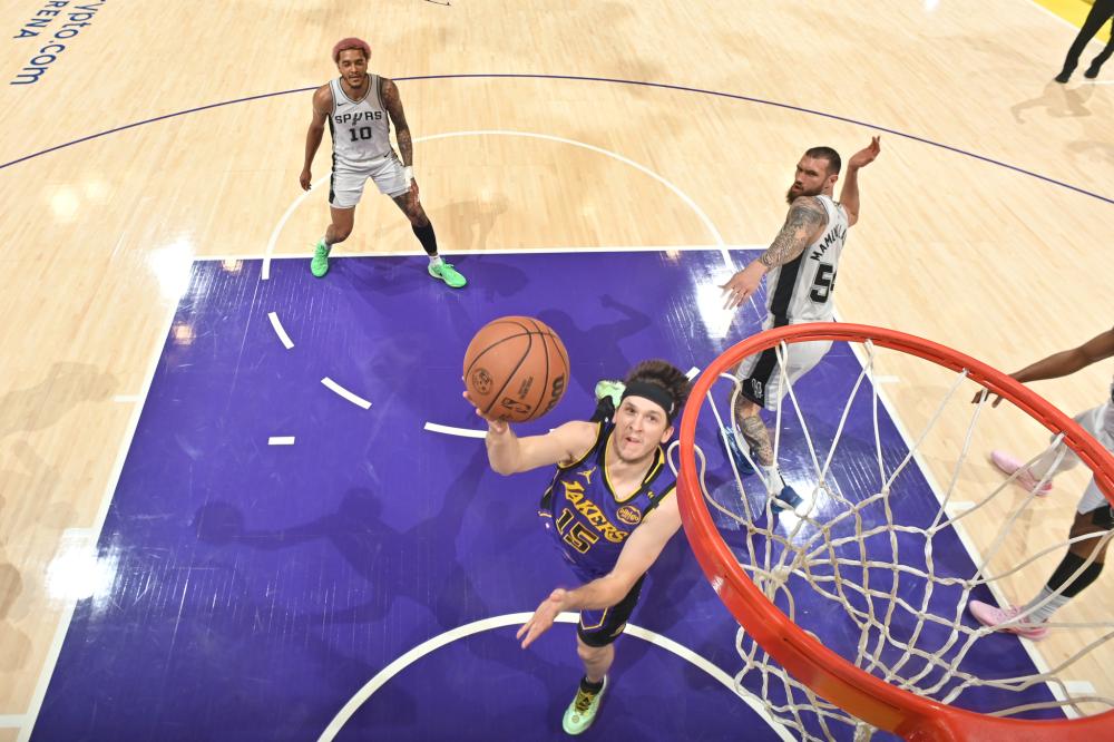 叶品秀与众 叶品秀与众