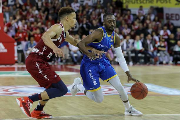 中的表现 中的表现